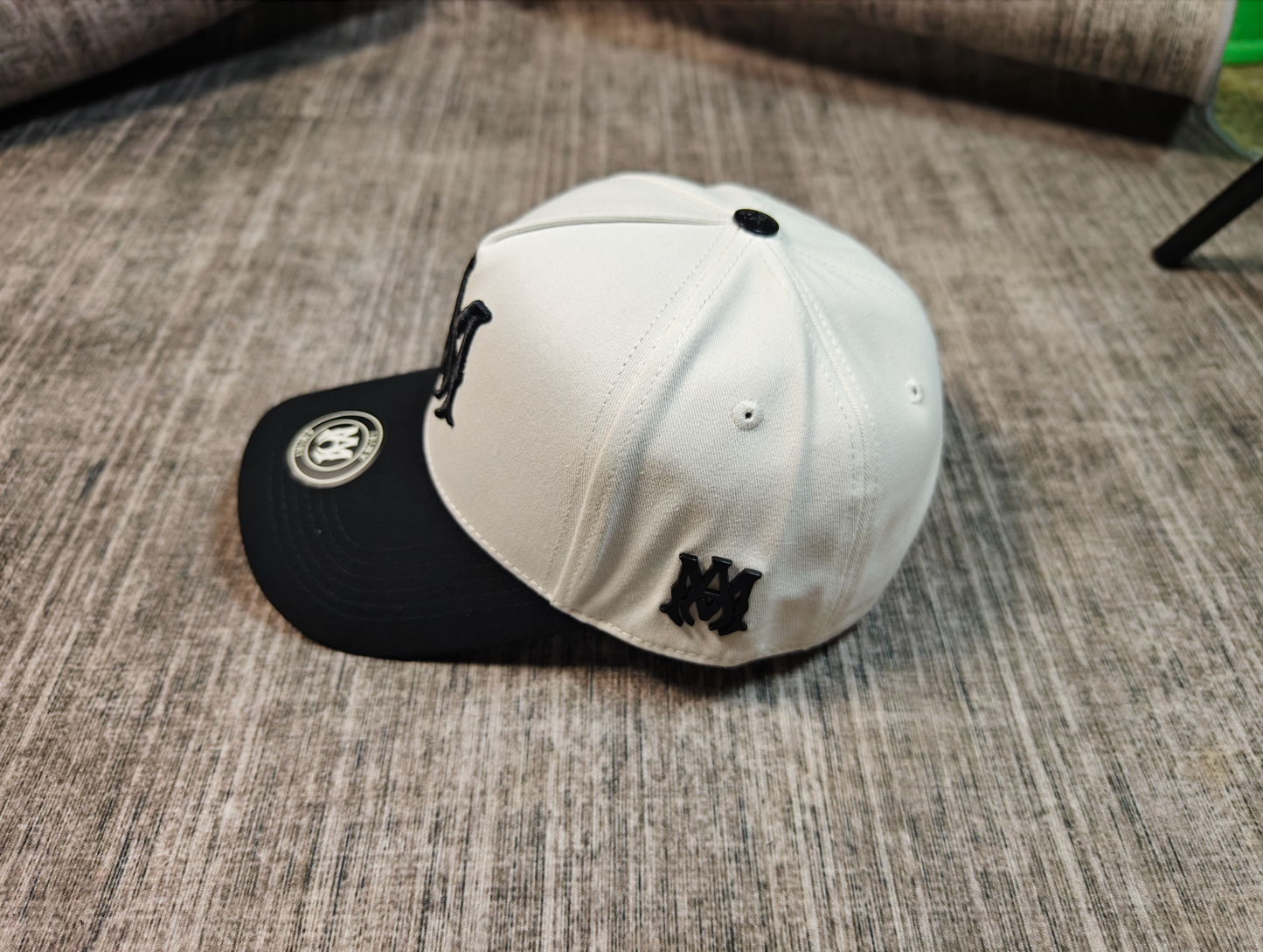 MA two-tone HAT