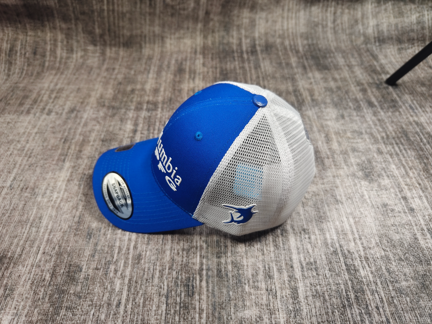 High-frequency Three-dimensional Mesh Cap