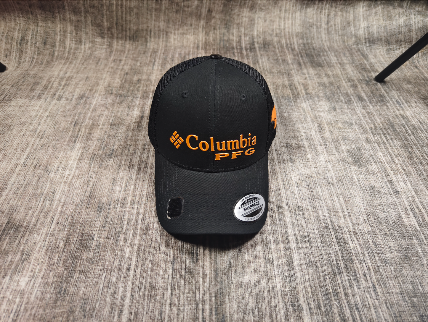 High-frequency Three-dimensional Mesh Cap