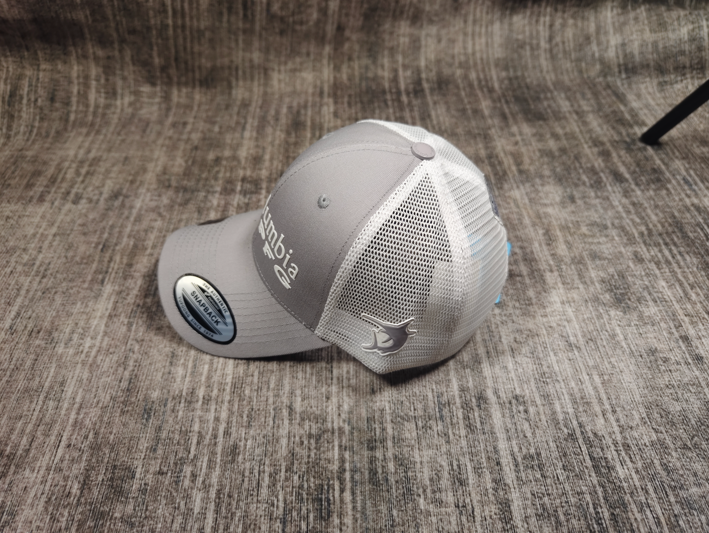 High-frequency Three-dimensional Mesh Cap