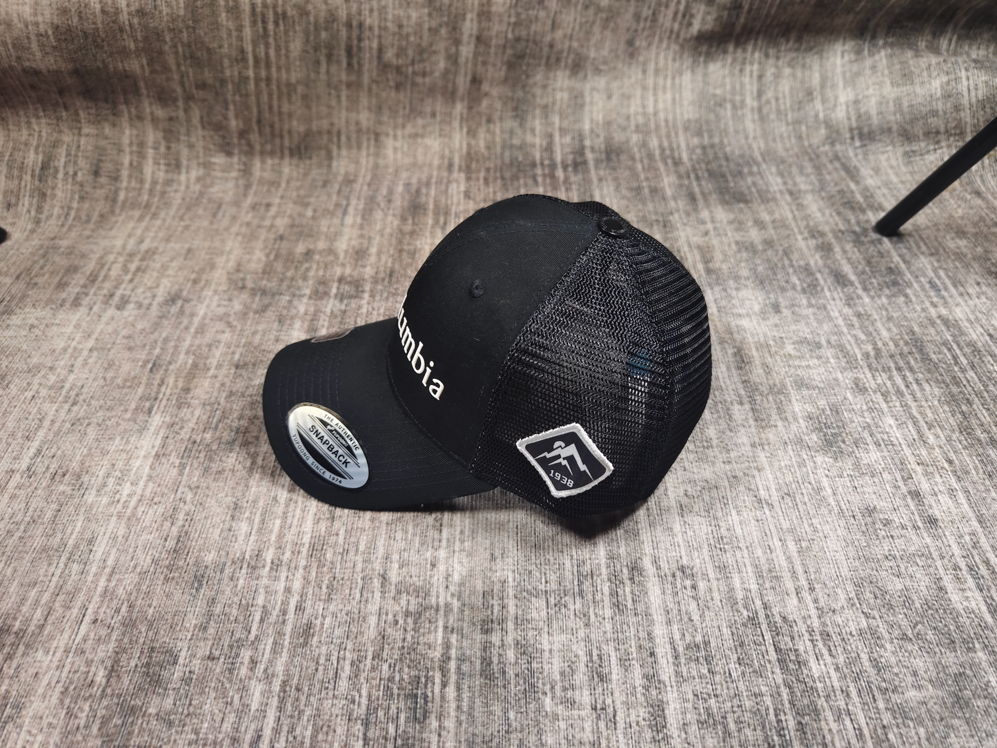 High-frequency Three-dimensional Mesh Cap