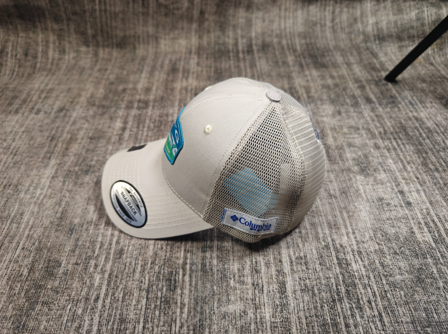 Woven label mesh cap
