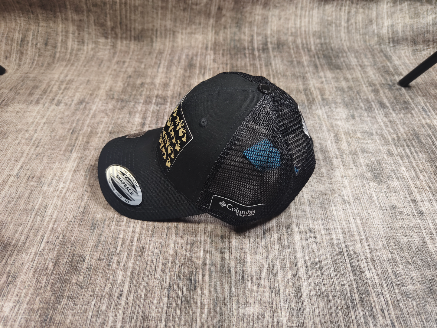 Woven label mesh cap