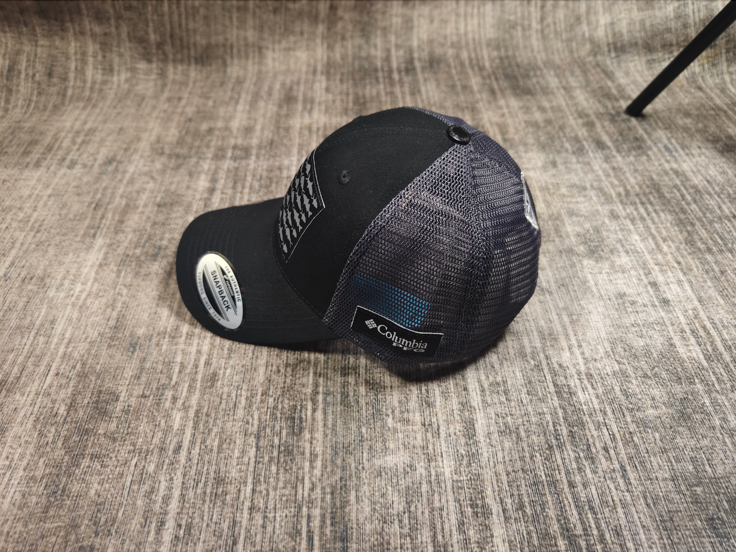 Woven label mesh cap