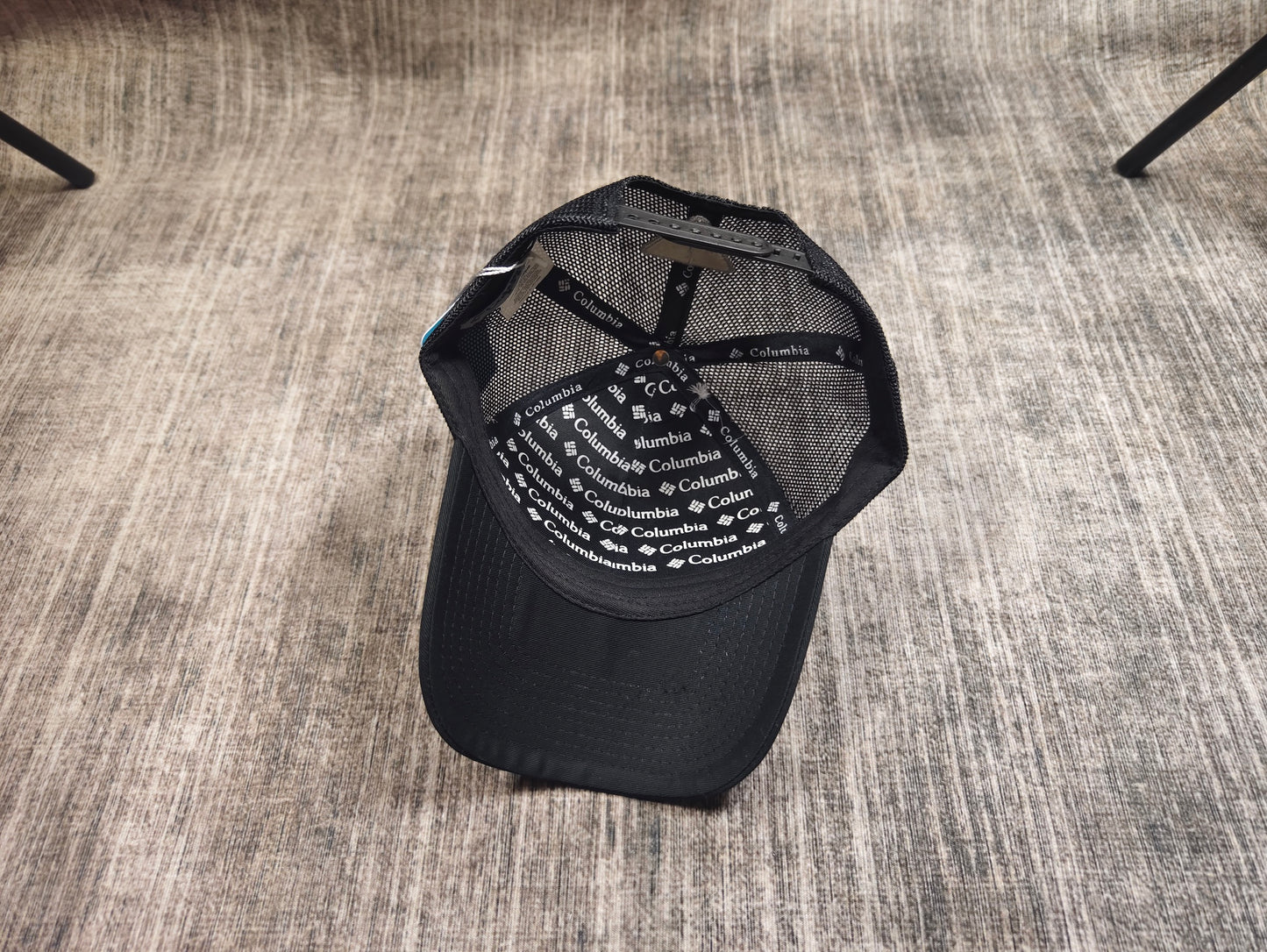 Woven label mesh cap